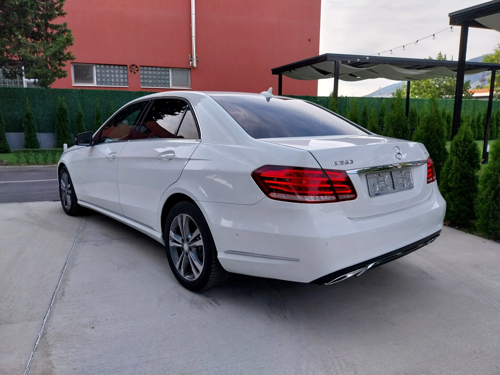 Mercedes-Benz E 250 * E250-204кс* /9G Tronic 4Matic /FACELIFT/ | Mobile.bg — изображение 3