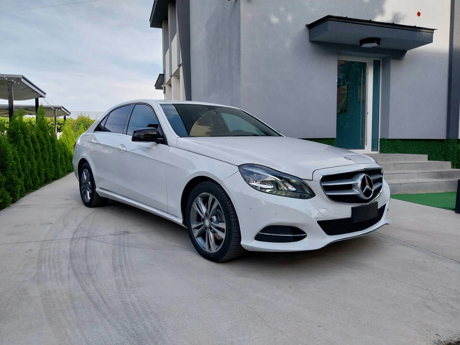 Mercedes-Benz E 250 * E250-204кс* /9G Tronic 4Matic /FACELIFT/ | Mobile.bg — изображение 2