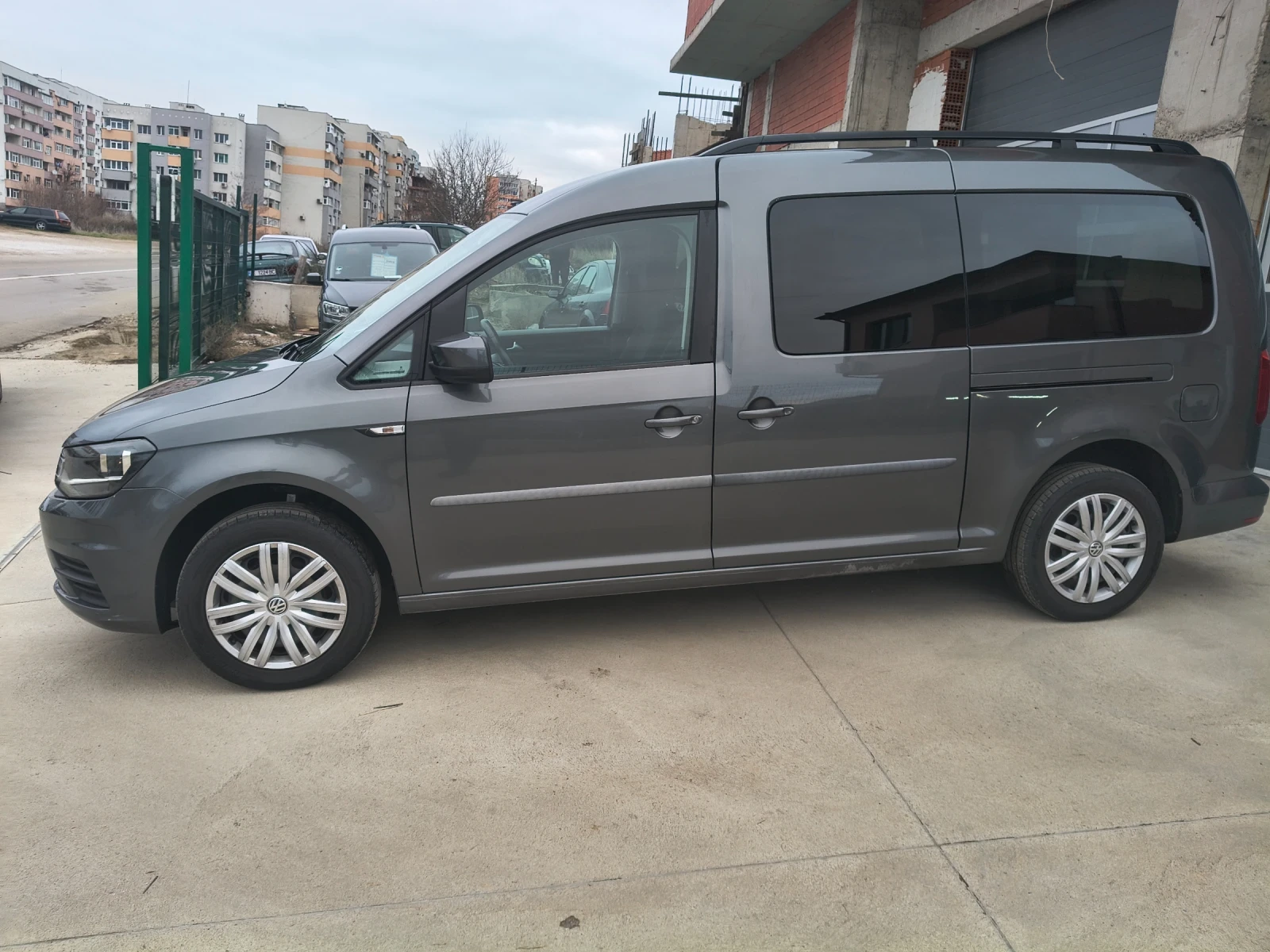 VW Caddy Maxi TGI metan - изображение 5