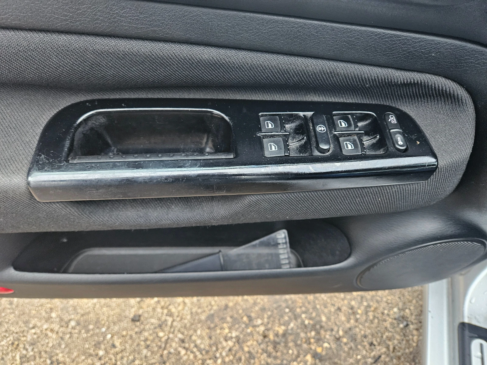 VW Golf 1.6 ПЕРФЕКТЕН НИКАКВИ РЪЖДИ ТОП СЪСТОЯНИЕ  - изображение 10