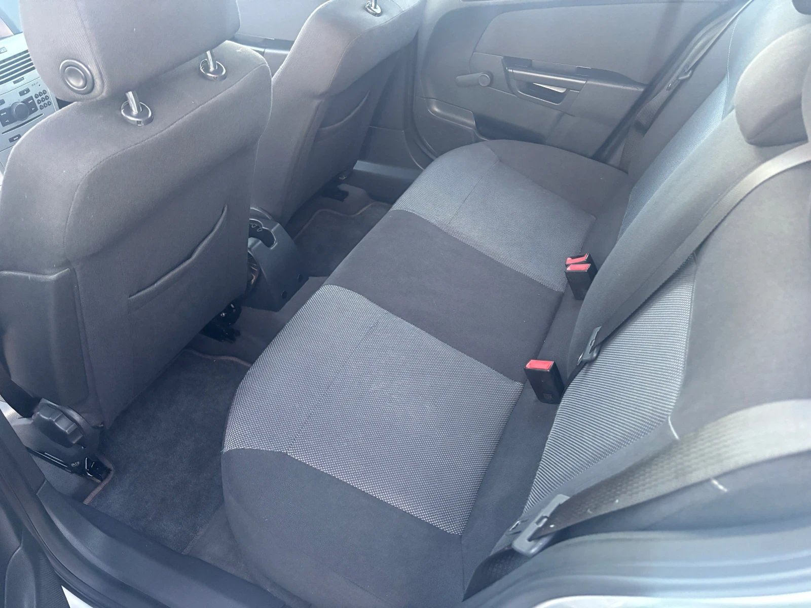 Opel Astra 2010+ 1.6+ ФЕЙС+ С.ИСТОРИЯ-КАТО НОВА - изображение 9