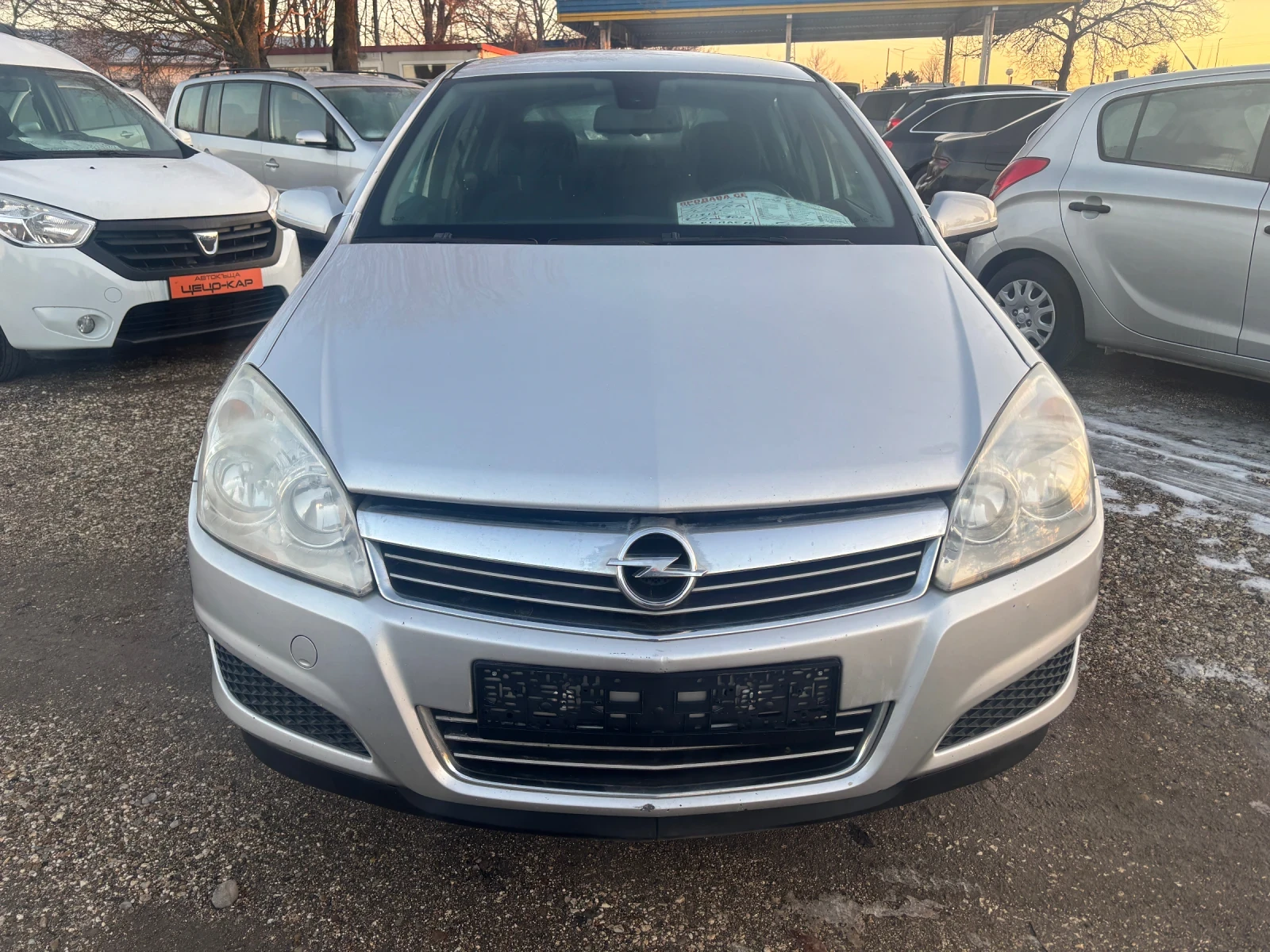 Opel Astra 2010+ 1.6+ ФЕЙС+ С.ИСТОРИЯ-КАТО НОВА - изображение 2
