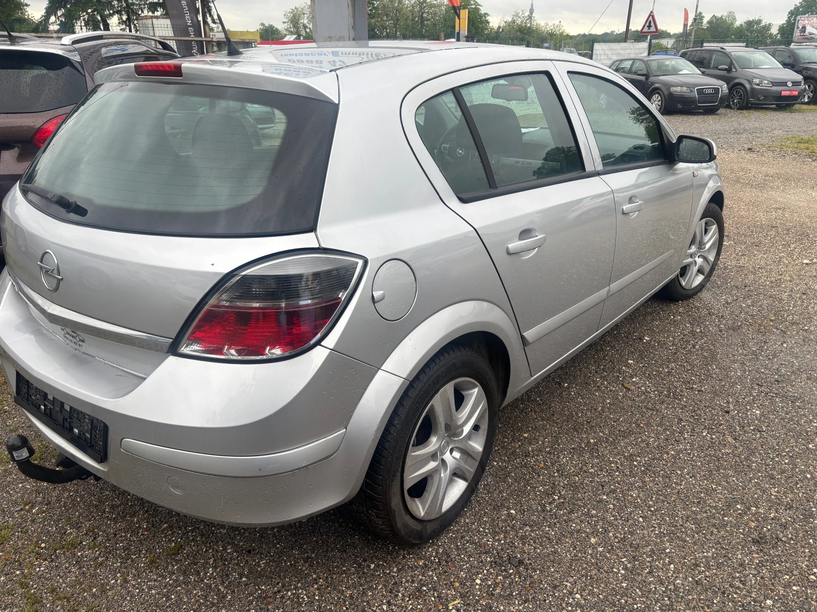 Opel Astra 2010+ 1.6+ ФЕЙС+ С.ИСТОРИЯ-КАТО НОВА, снимка 4 - Автомобили и джипове - 52930544