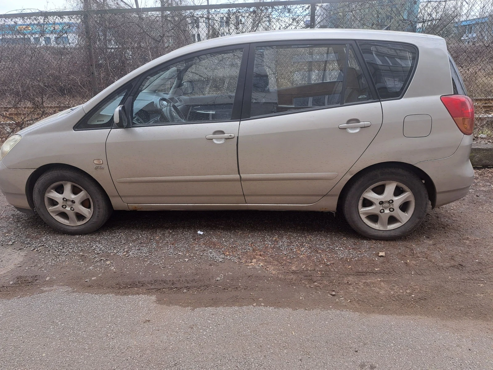 Toyota Corolla verso 2000k 90k D4D | Mobile.bg � ����������� 3