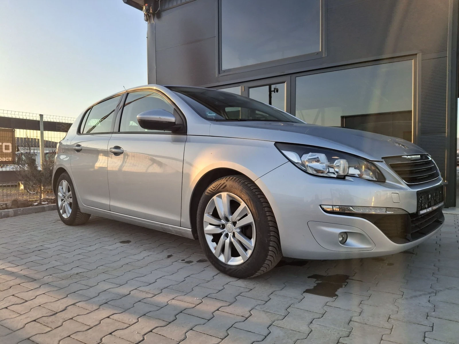 Peugeot 308 1.6 benzin , снимка 7 - Автомобили и джипове - 53803210