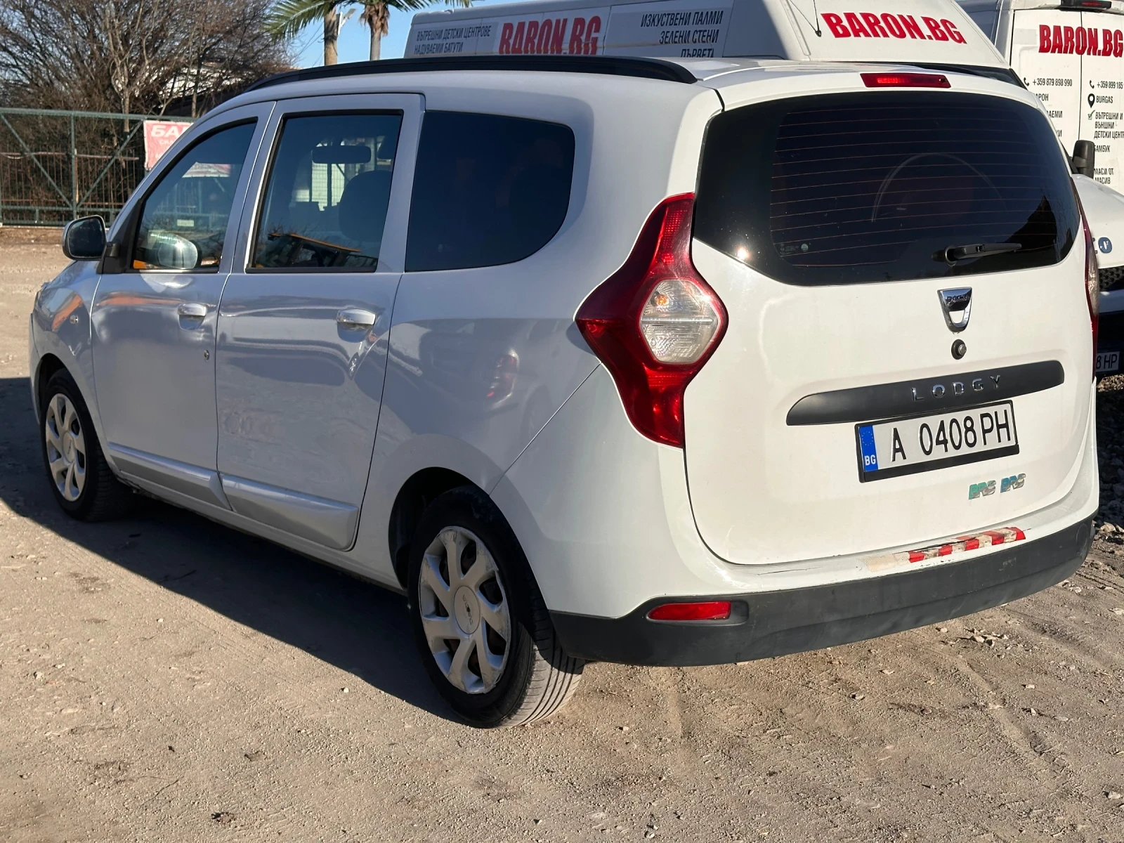 Dacia Lodgy 1.6 Бензин/Газ, снимка 4 - Автомобили и джипове - 53827831