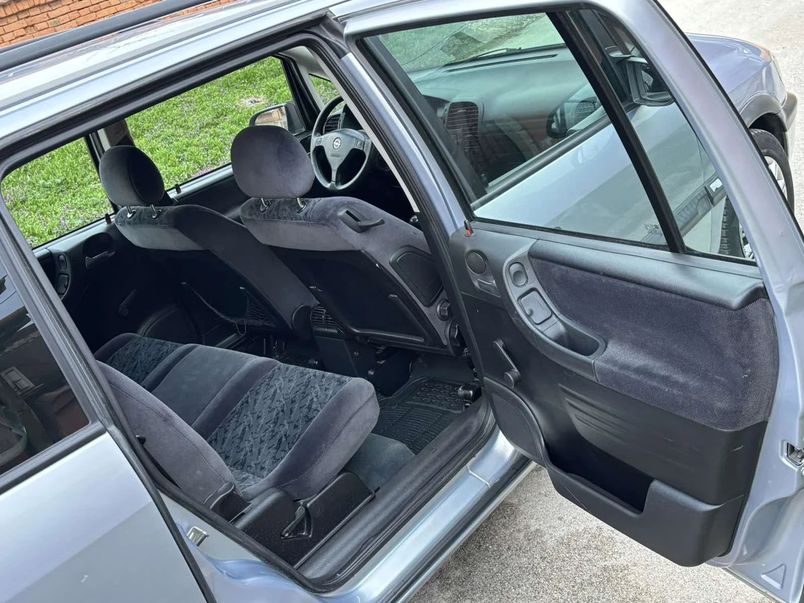 Opel Zafira 1.6 газов инж , снимка 6 - Автомобили и джипове - 53964161