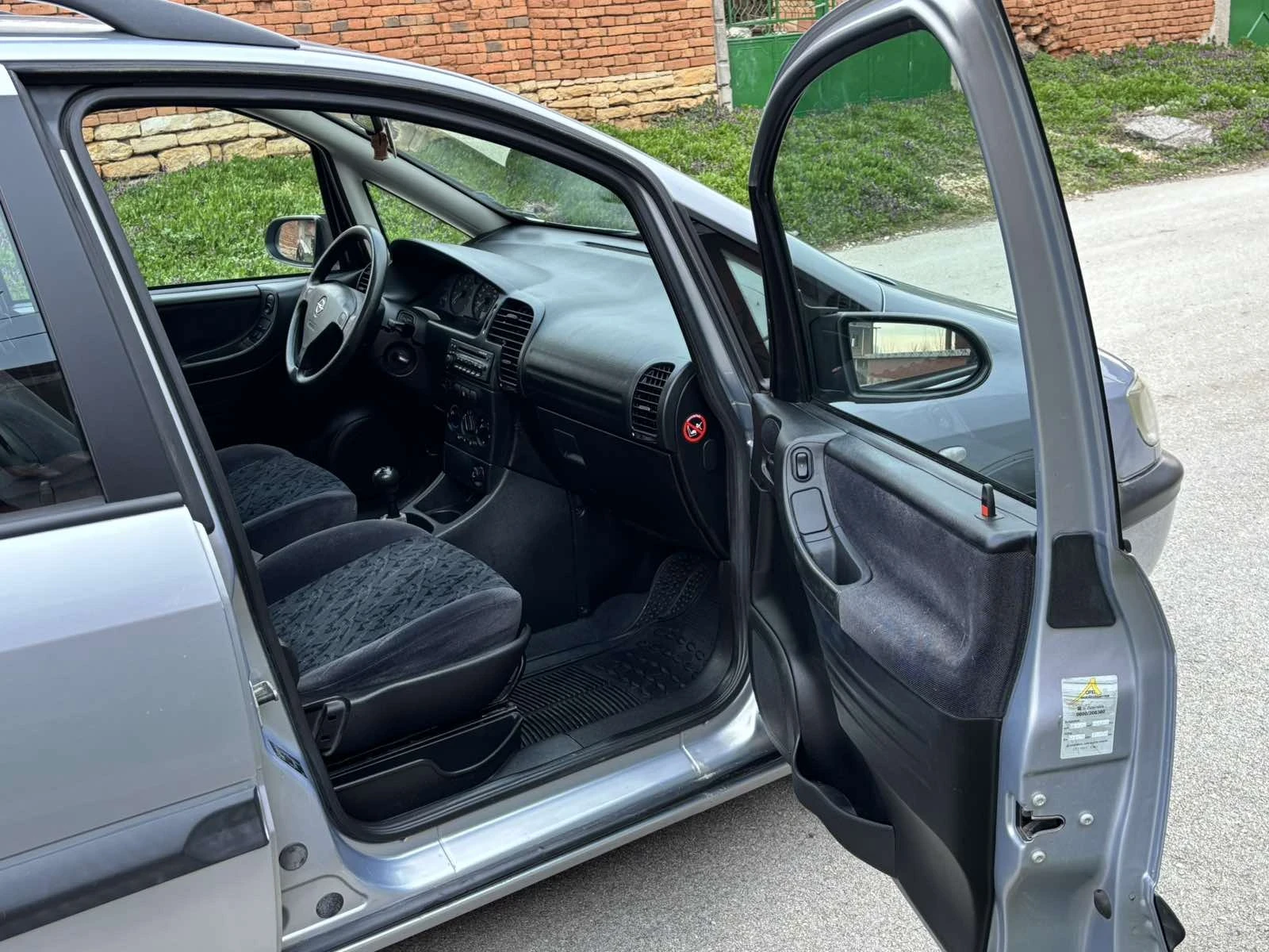 Opel Zafira 1.6 газов инж , снимка 5 - Автомобили и джипове - 53964161