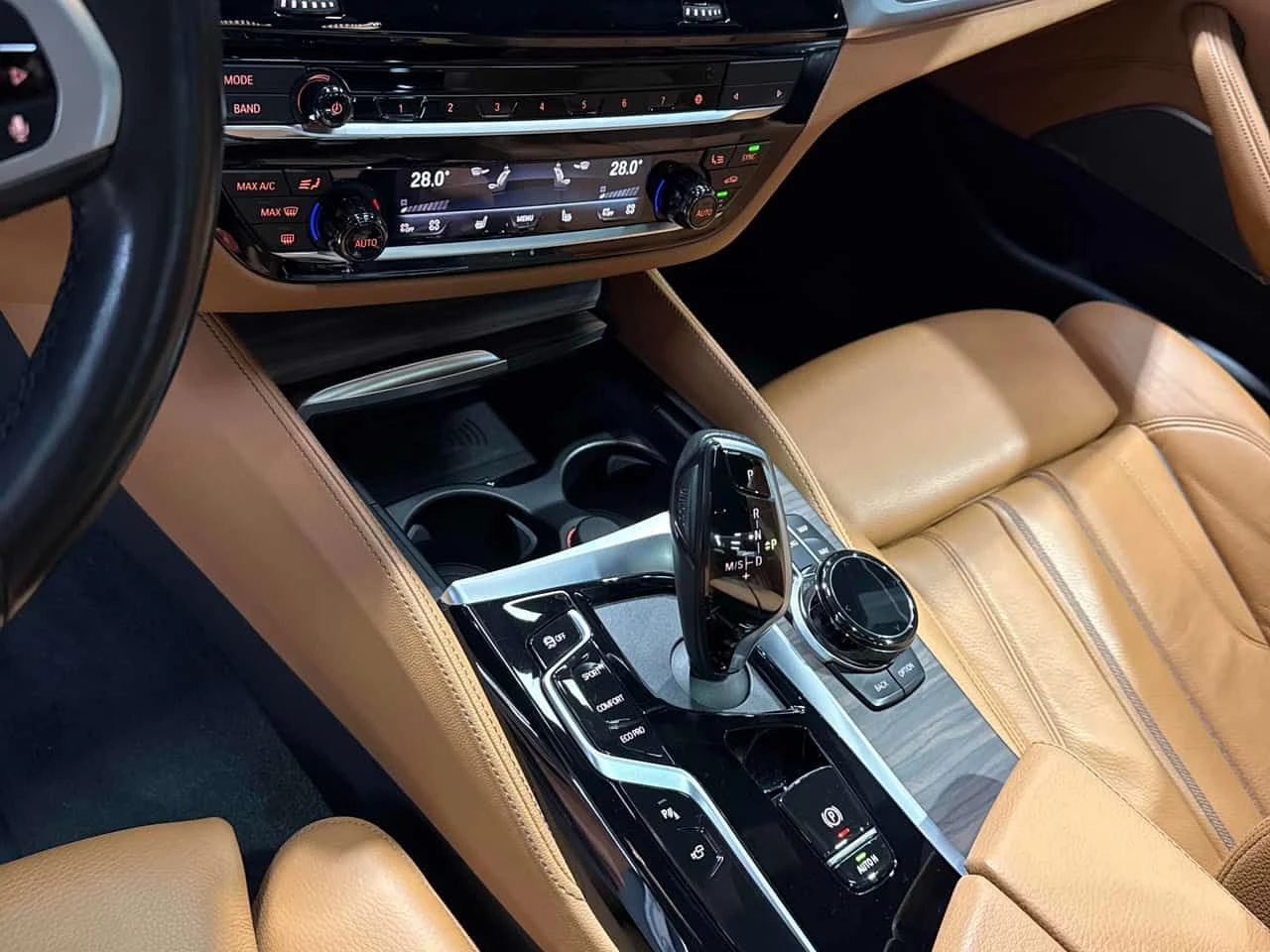 BMW 540 540i xDrive  CARFAX, снимка 14 - Автомобили и джипове - 54327241