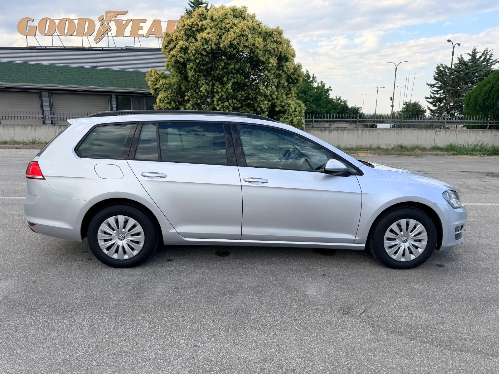 VW Golf, снимка 5 - Автомобили и джипове - 55072617