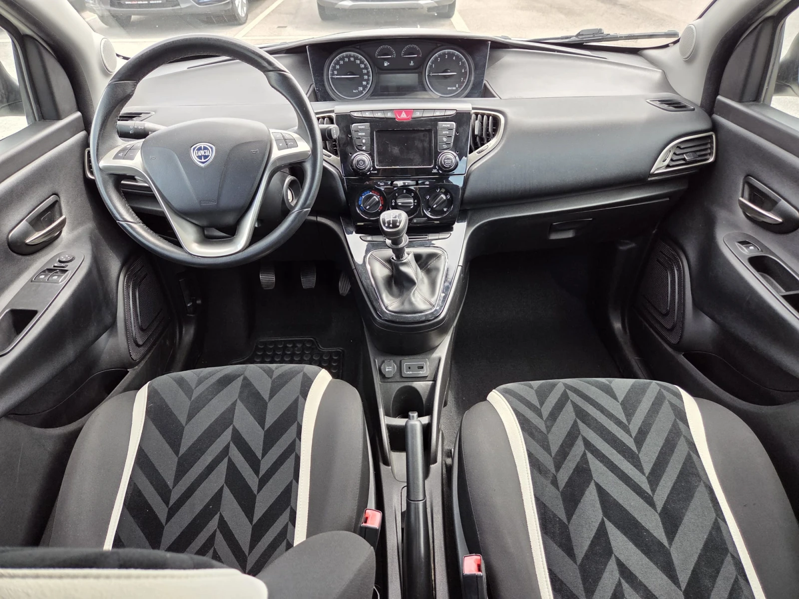 Lancia Ypsilon 1.2 | Mobile.bg � ����������� 8