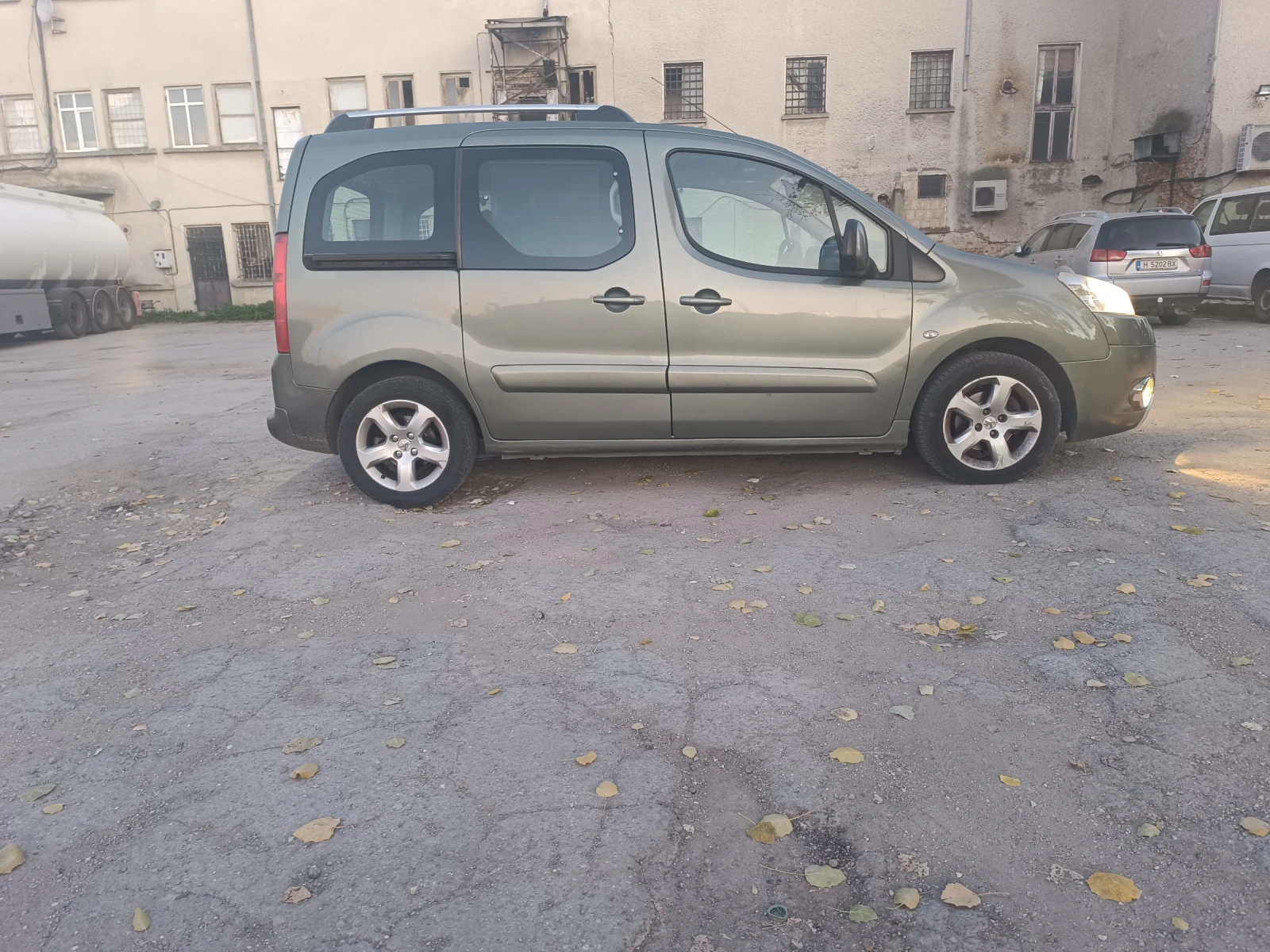 Peugeot Partner 5, снимка 5 - Автомобили и джипове - 55102375