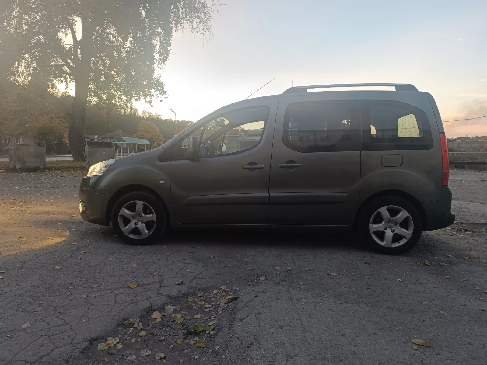 Peugeot Partner 5, снимка 3 - Автомобили и джипове - 55102375