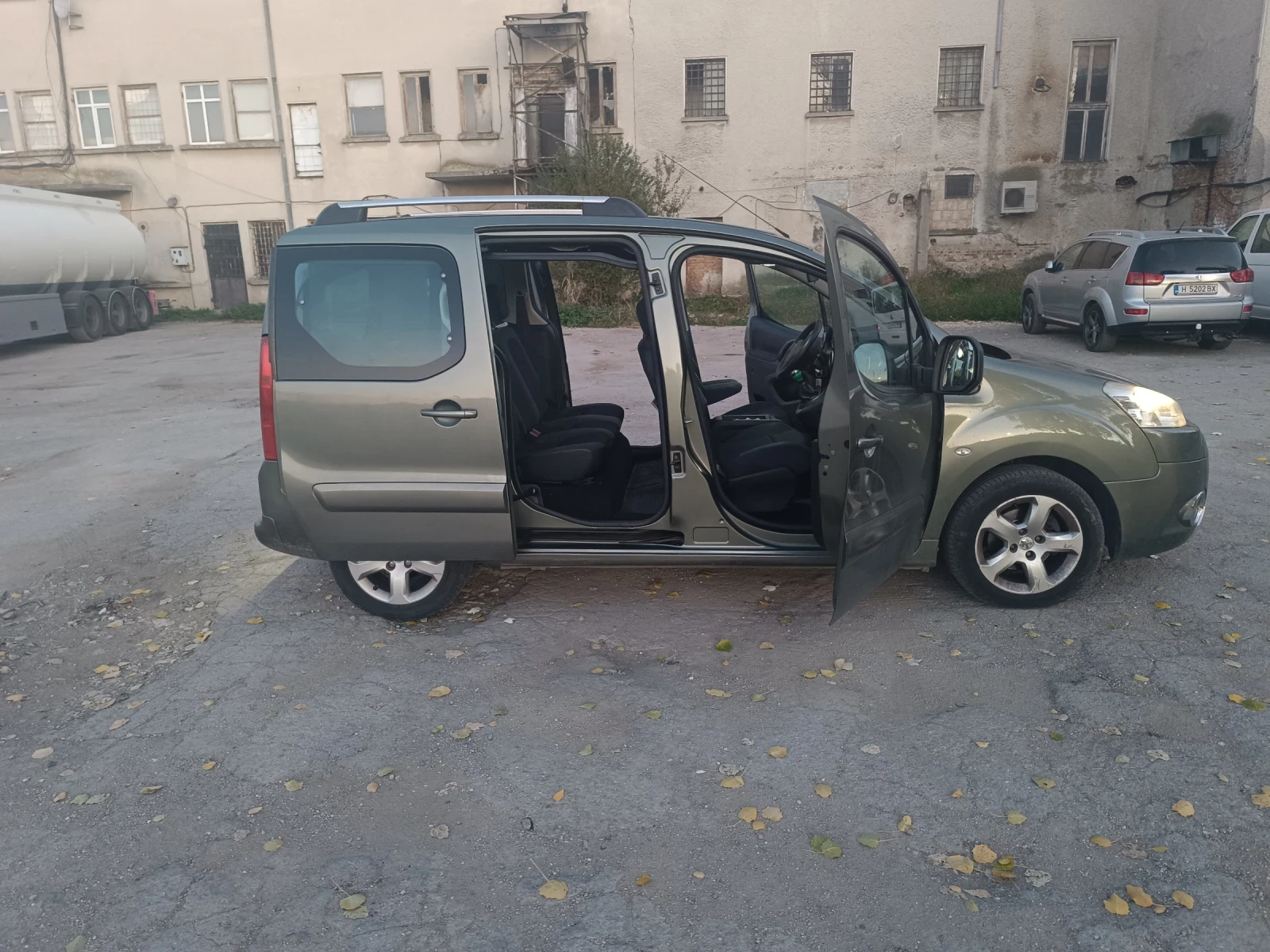 Peugeot Partner 5, снимка 2 - Автомобили и джипове - 55102375