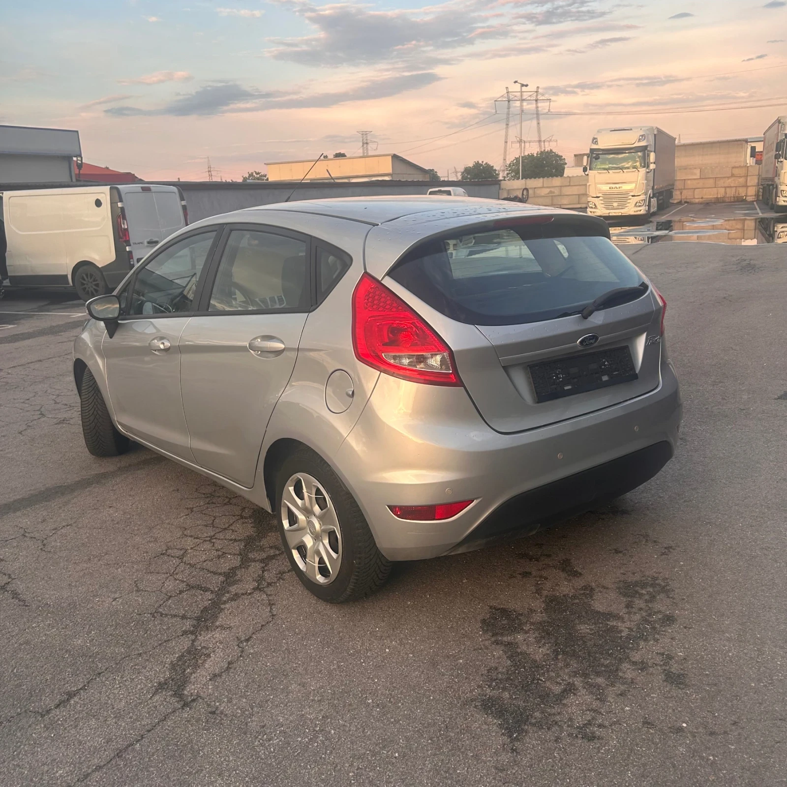 Ford Fiesta 1.2i + метан, снимка 3 - Автомобили и джипове - 55216238