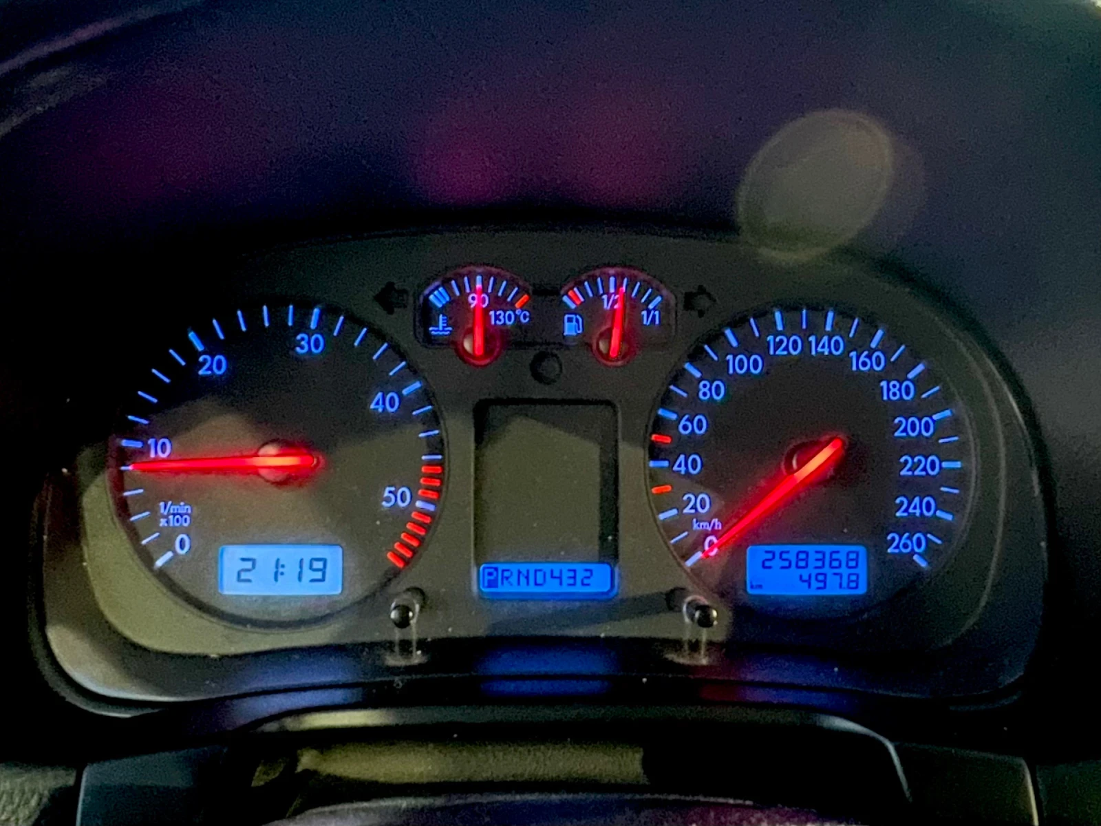 VW Golf CHAMPION 1.9TDI, снимка 7 - Автомобили и джипове - 55142374