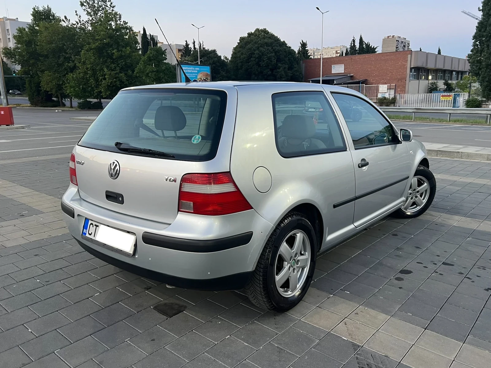 VW Golf CHAMPION 1.9TDI, снимка 4 - Автомобили и джипове - 55142374