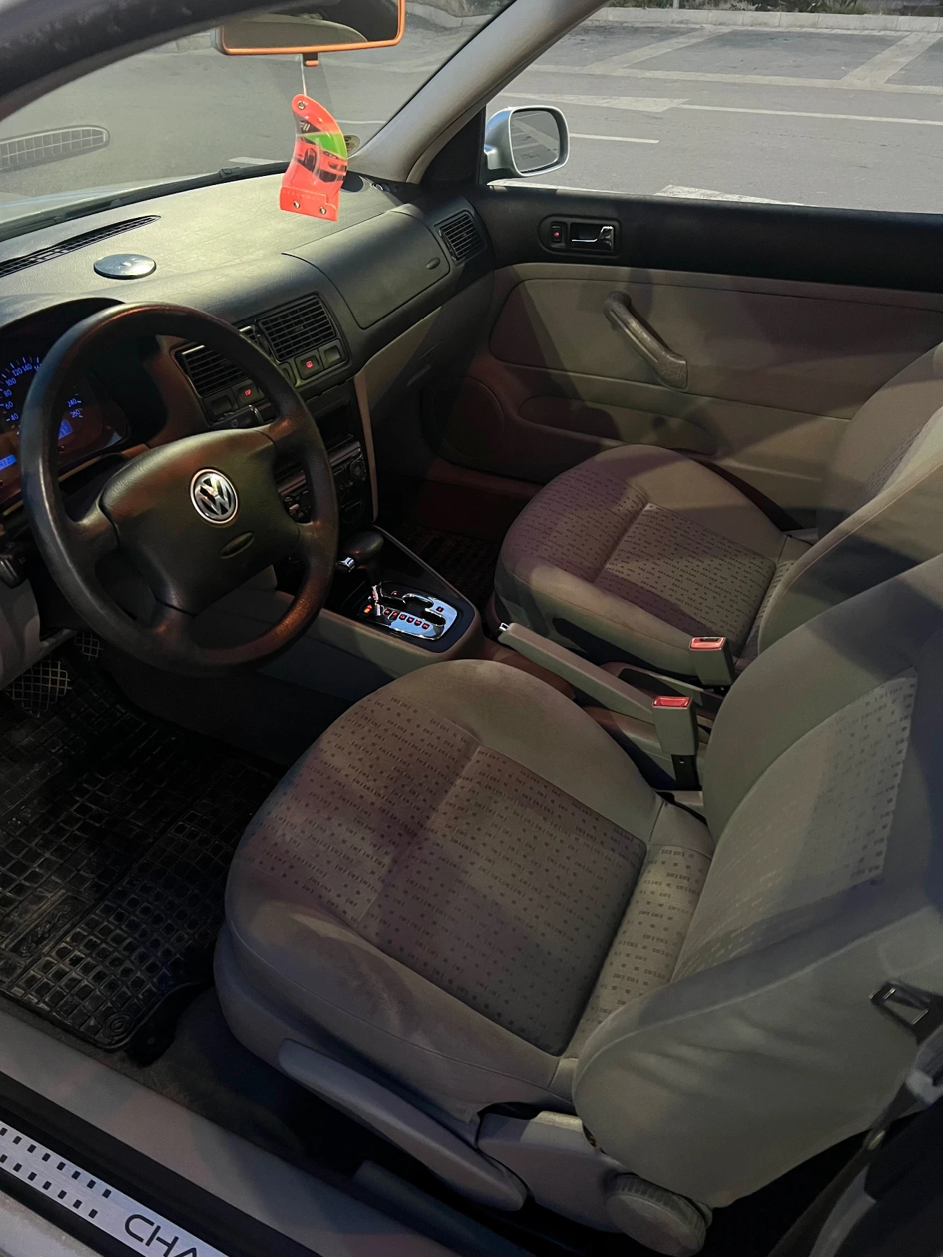 VW Golf CHAMPION 1.9TDI, снимка 6 - Автомобили и джипове - 55142374