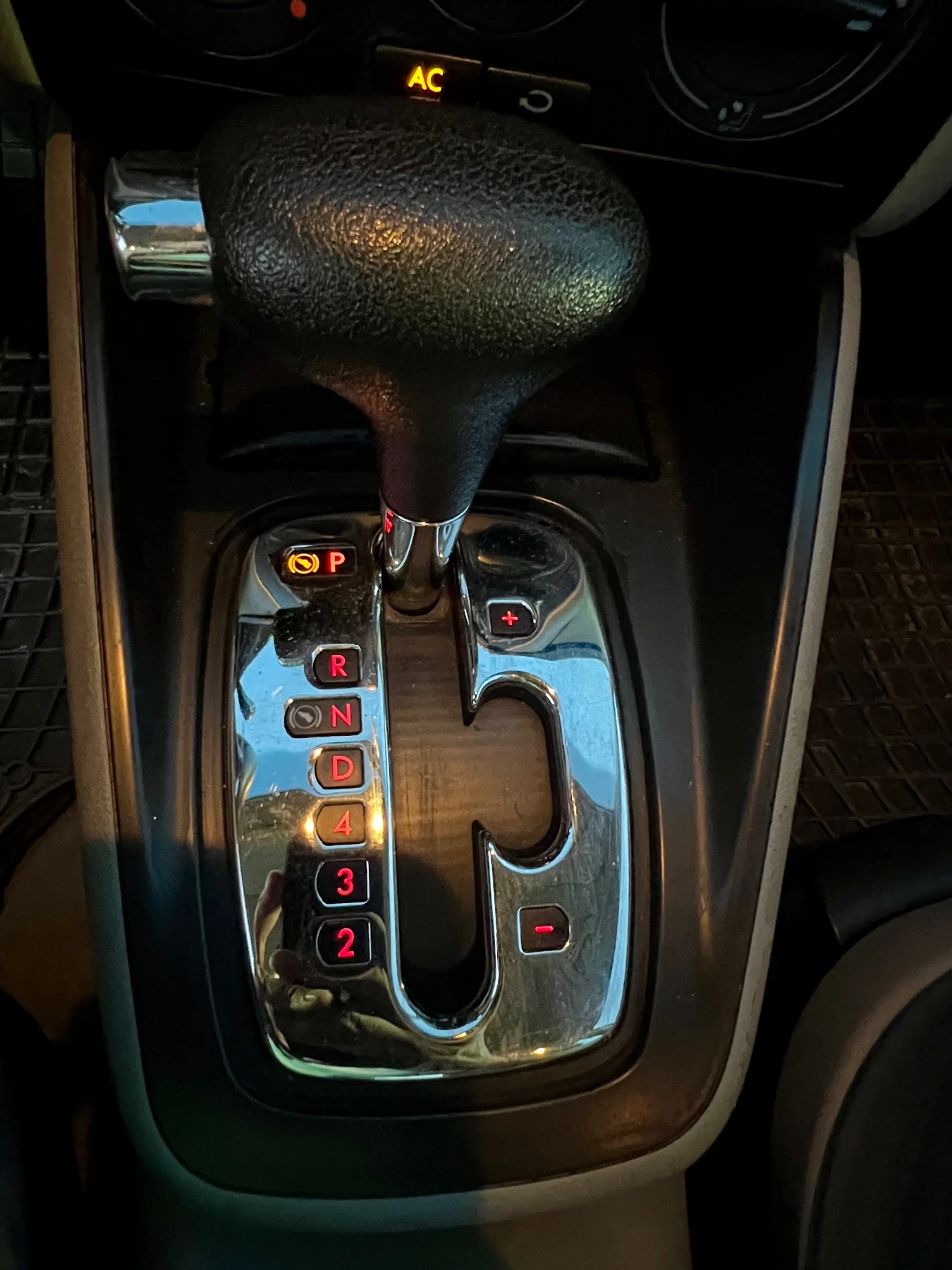 VW Golf CHAMPION 1.9TDI, снимка 8 - Автомобили и джипове - 55142374
