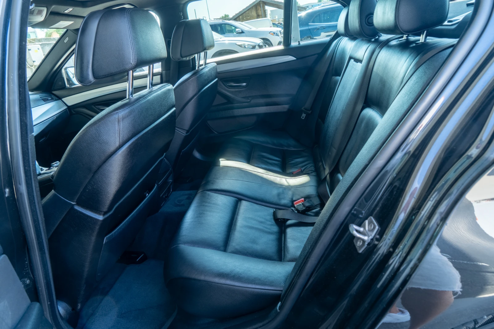 BMW 530 D = F10 = 8ZF = FULL MAX = МАСАЖ = ЛИЗИНГ, снимка 9 - Автомобили и джипове - 55501413