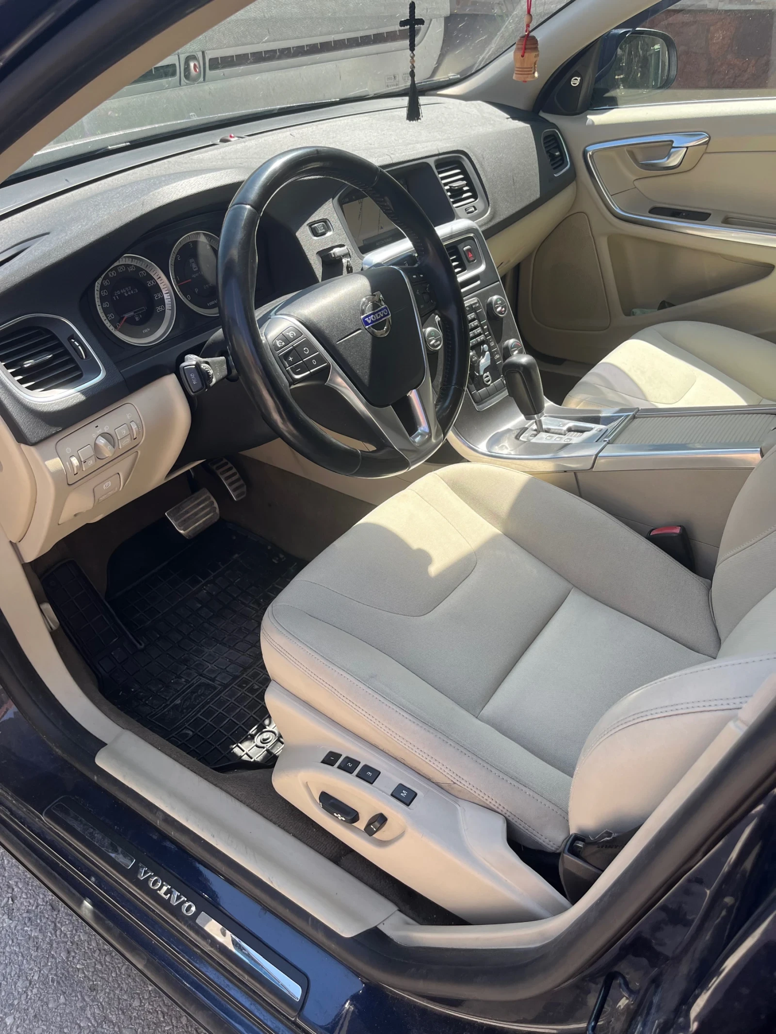 Volvo S60, снимка 7 - Автомобили и джипове - 55662368