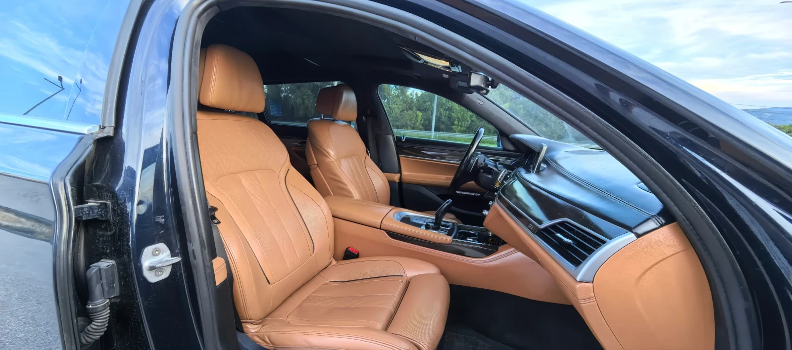 BMW 750 XDrive, снимка 10 - Автомобили и джипове - 56137473