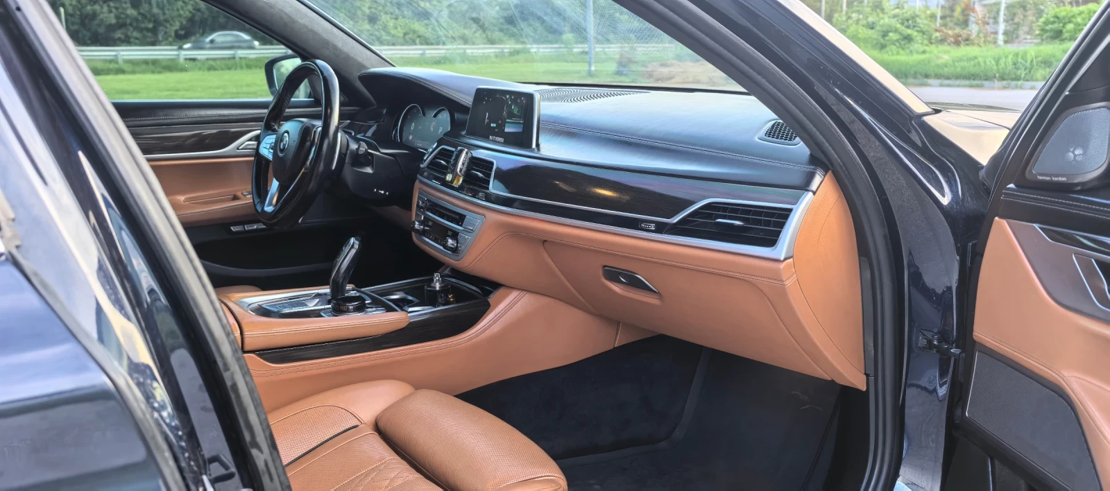 BMW 750 XDrive, снимка 13 - Автомобили и джипове - 56137473