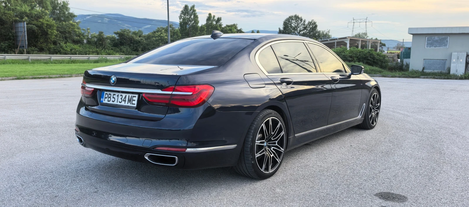 BMW 750 XDrive, снимка 7 - Автомобили и джипове - 56137473