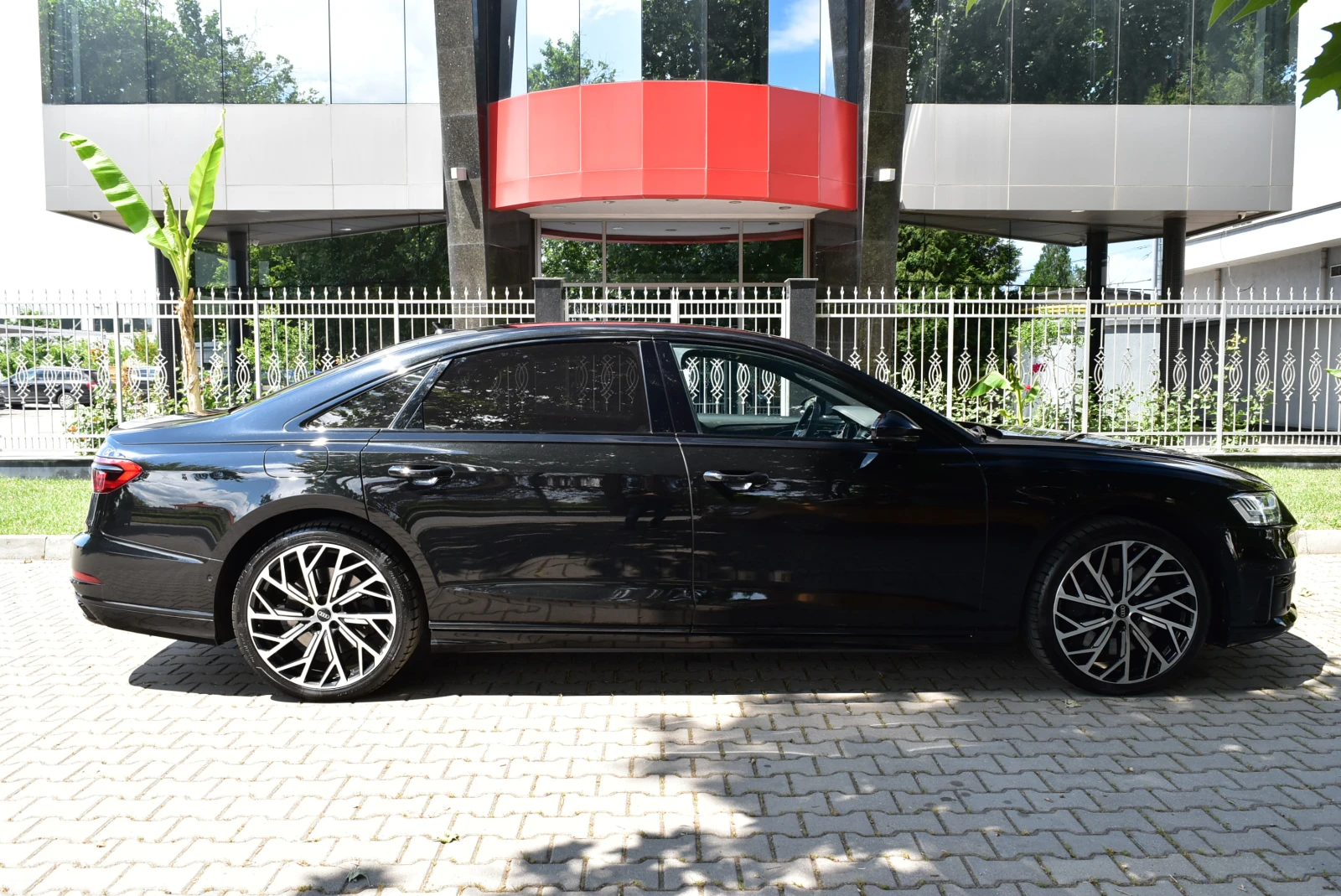 Audi A8 60 TDI lang Laser* OLED* B&O 3D*  Massage*  360 , снимка 6 - Автомобили и джипове - 56327740