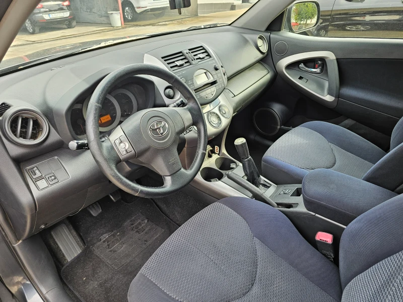 Toyota Rav4 2.0 vvti, снимка 8 - Автомобили и джипове - 47782139