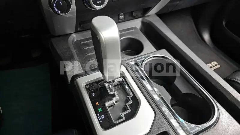 Toyota Tundra 5.7i Limited 51000km!Реална обява, снимка 7 - Автомобили и джипове - 54531347