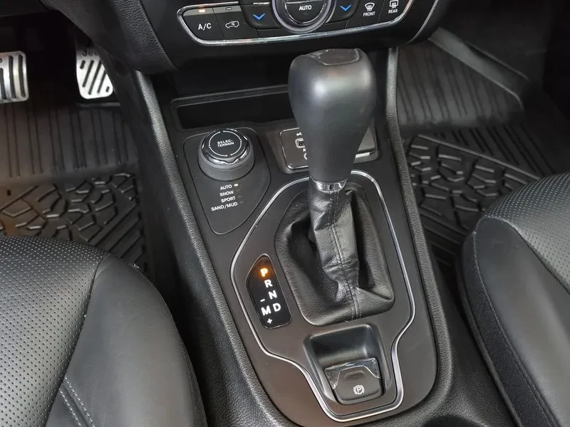 Jeep Cherokee 2.4 LONGITUDE HIGH AWD, снимка 9 - Автомобили и джипове - 55113701