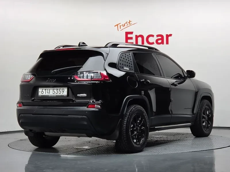 Jeep Cherokee 2.4 LONGITUDE HIGH AWD, снимка 2 - Автомобили и джипове - 55113701