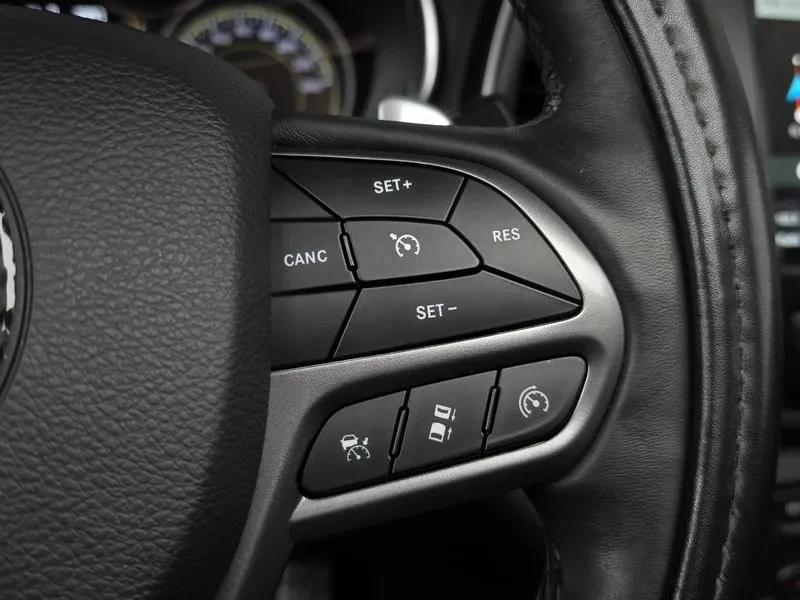 Jeep Cherokee 2.4 LONGITUDE HIGH AWD, снимка 17 - Автомобили и джипове - 55113701