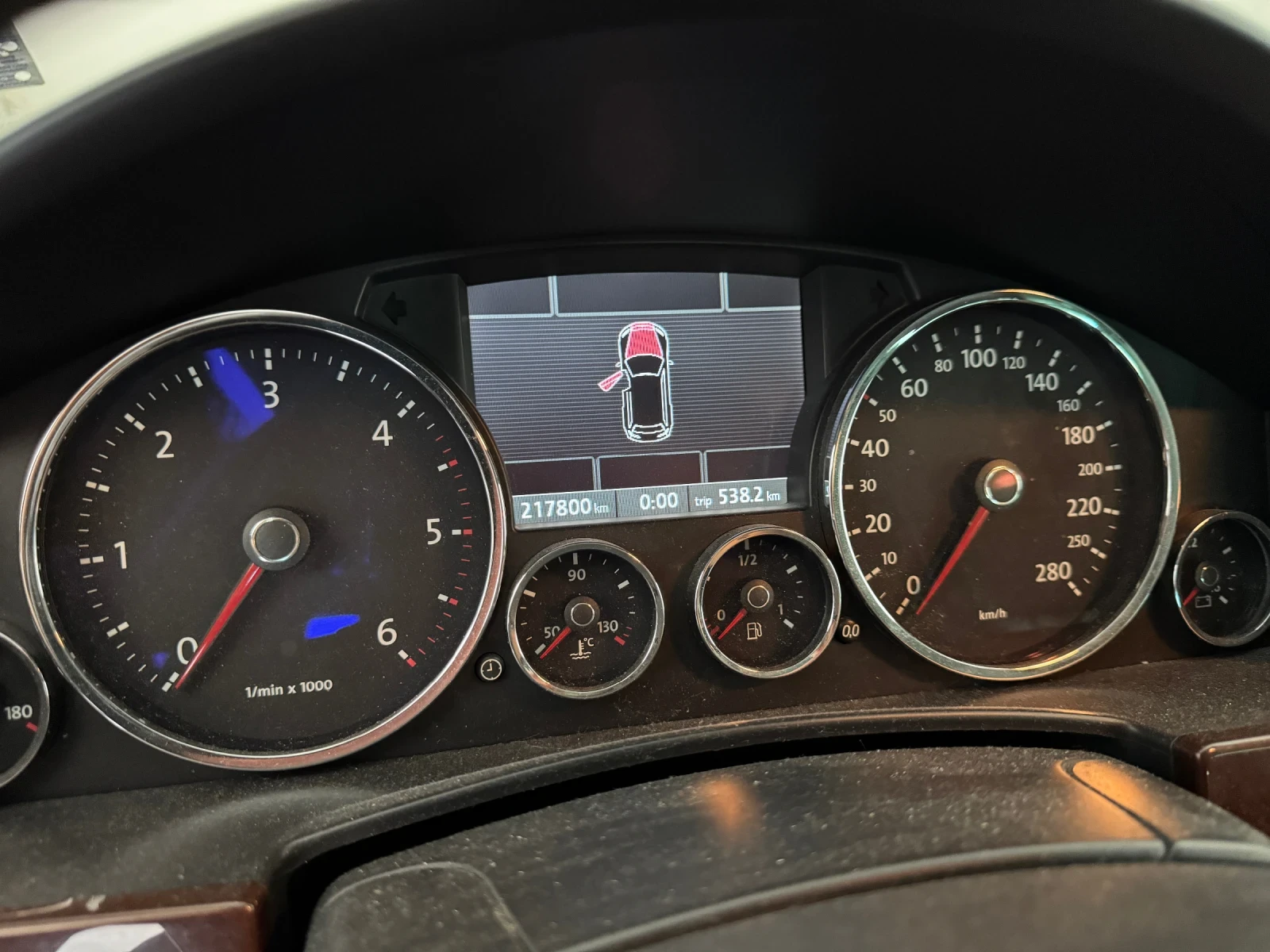 VW Touareg  - изображение 9