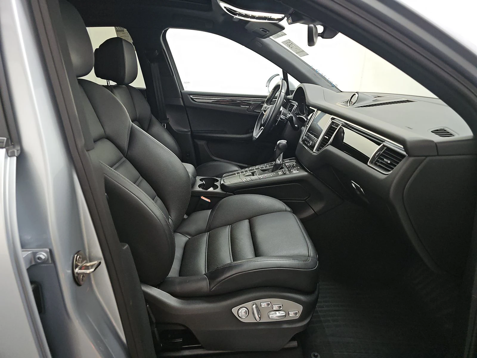 Porsche Macan   | Mobile.bg   16