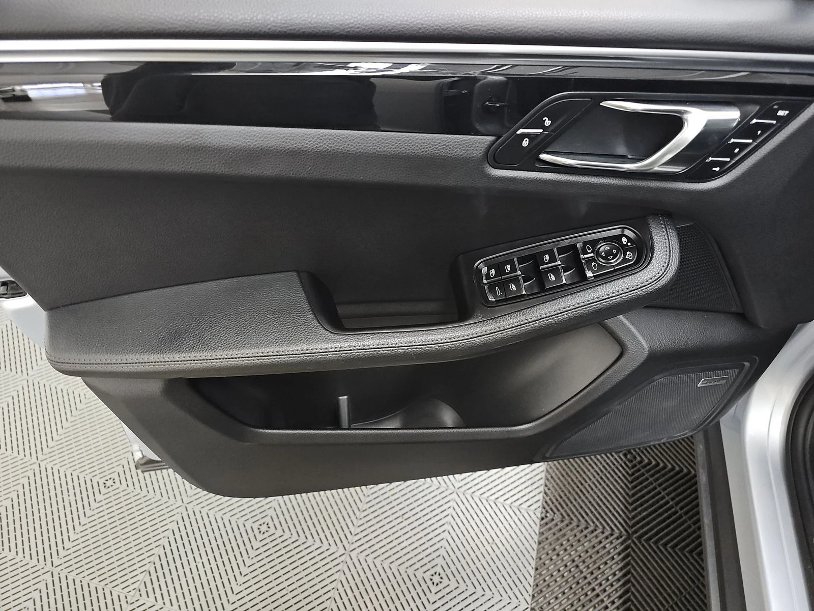 Porsche Macan   | Mobile.bg   12