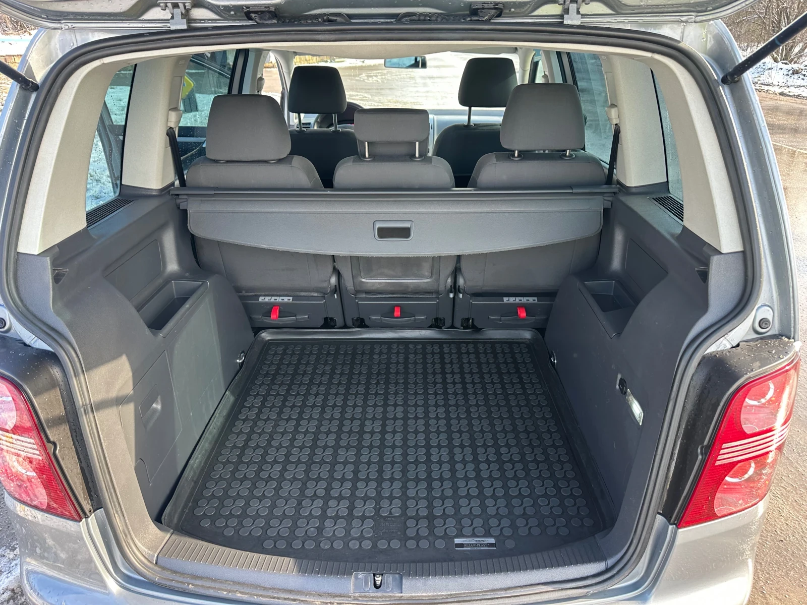 VW Tayron 1.9 TDI 105 кс, снимка 14 - Автомобили и джипове - 53715941