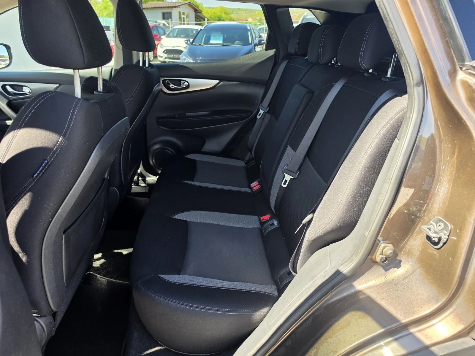 Nissan Qashqai 1.5DCi Tekna , снимка 9 - Автомобили и джипове - 54349673