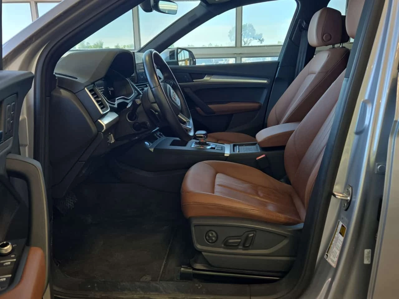 Audi Q5 * ДИСТРОНИК * 2 КЛЮЧА * 360 КАМЕРА * АВТОКРЕДИТ * , снимка 9 - Автомобили и джипове - 54775453