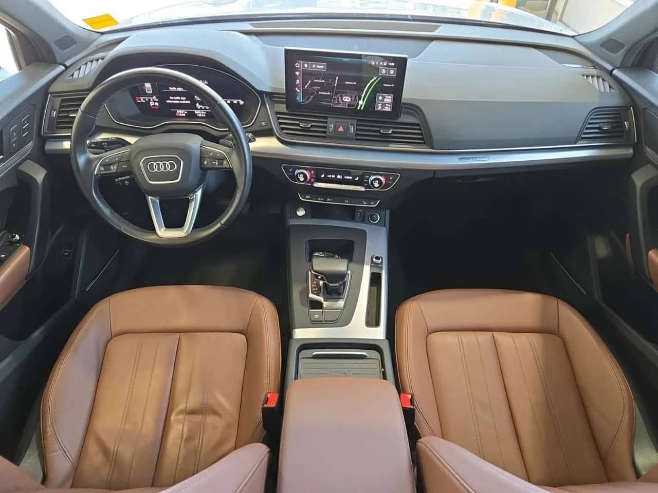 Audi Q5 * ДИСТРОНИК * 2 КЛЮЧА * 360 КАМЕРА * АВТОКРЕДИТ * , снимка 11 - Автомобили и джипове - 54775453