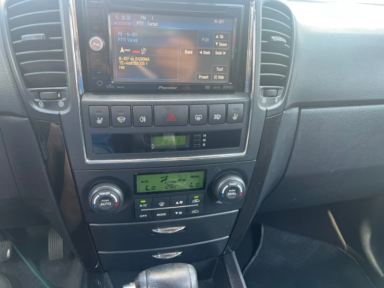 Kia Sorento 3.3i AVTOMAT 4x4, снимка 11 - Автомобили и джипове - 54956781