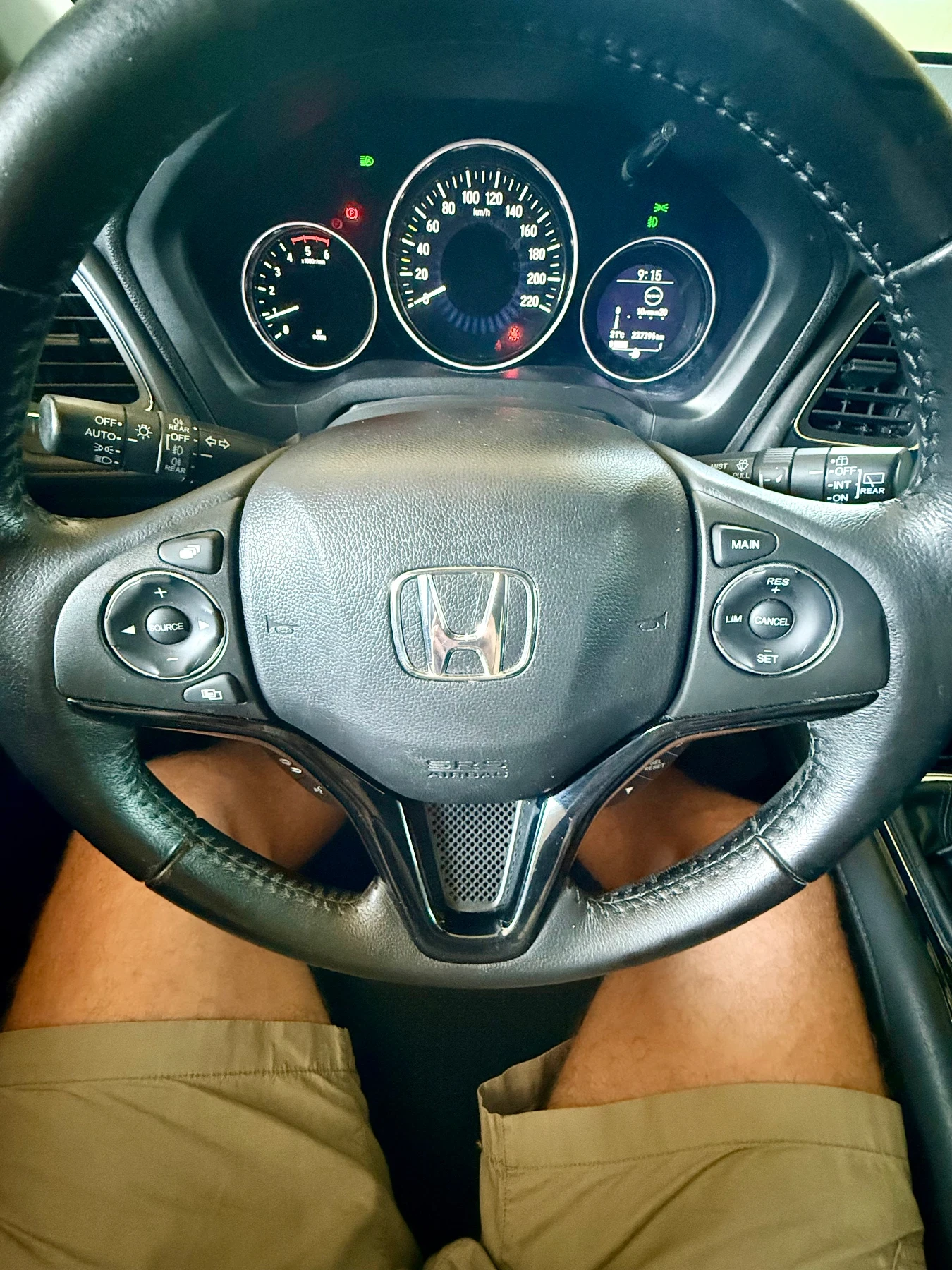 Honda Hr-v, снимка 11 - Автомобили и джипове - 55474654