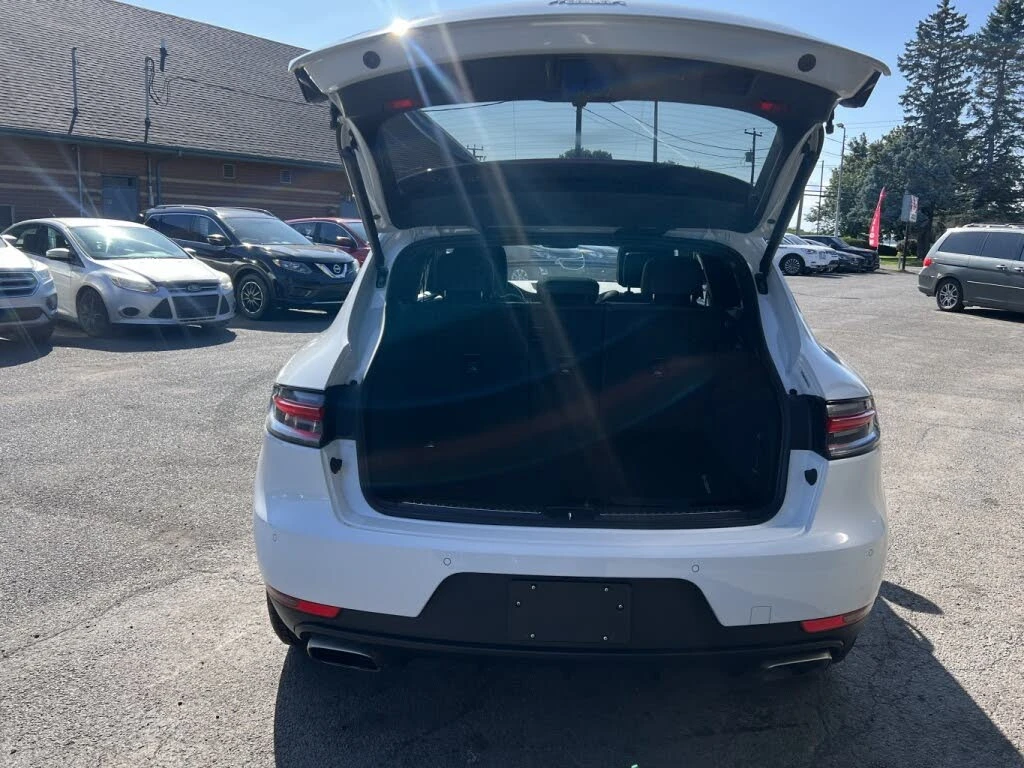 Porsche Macan ПОДГРЕВ* КАМЕРА* ПАНОРАМА* LANE* ASSIST* , снимка 16 - Автомобили и джипове - 55838635
