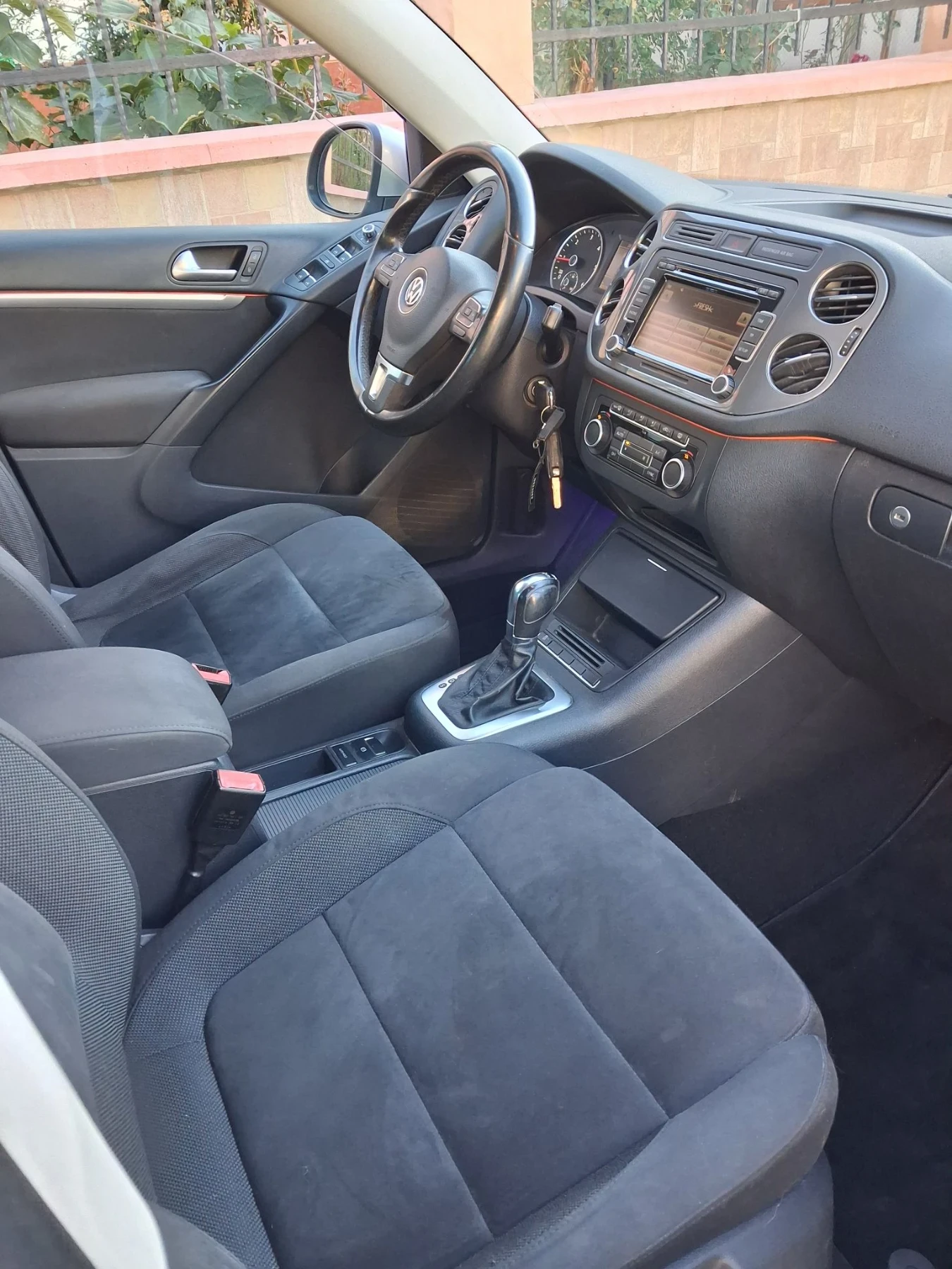 VW Tiguan 2.0TDI 7DSG 4MOTION, снимка 16 - Автомобили и джипове - 56344003