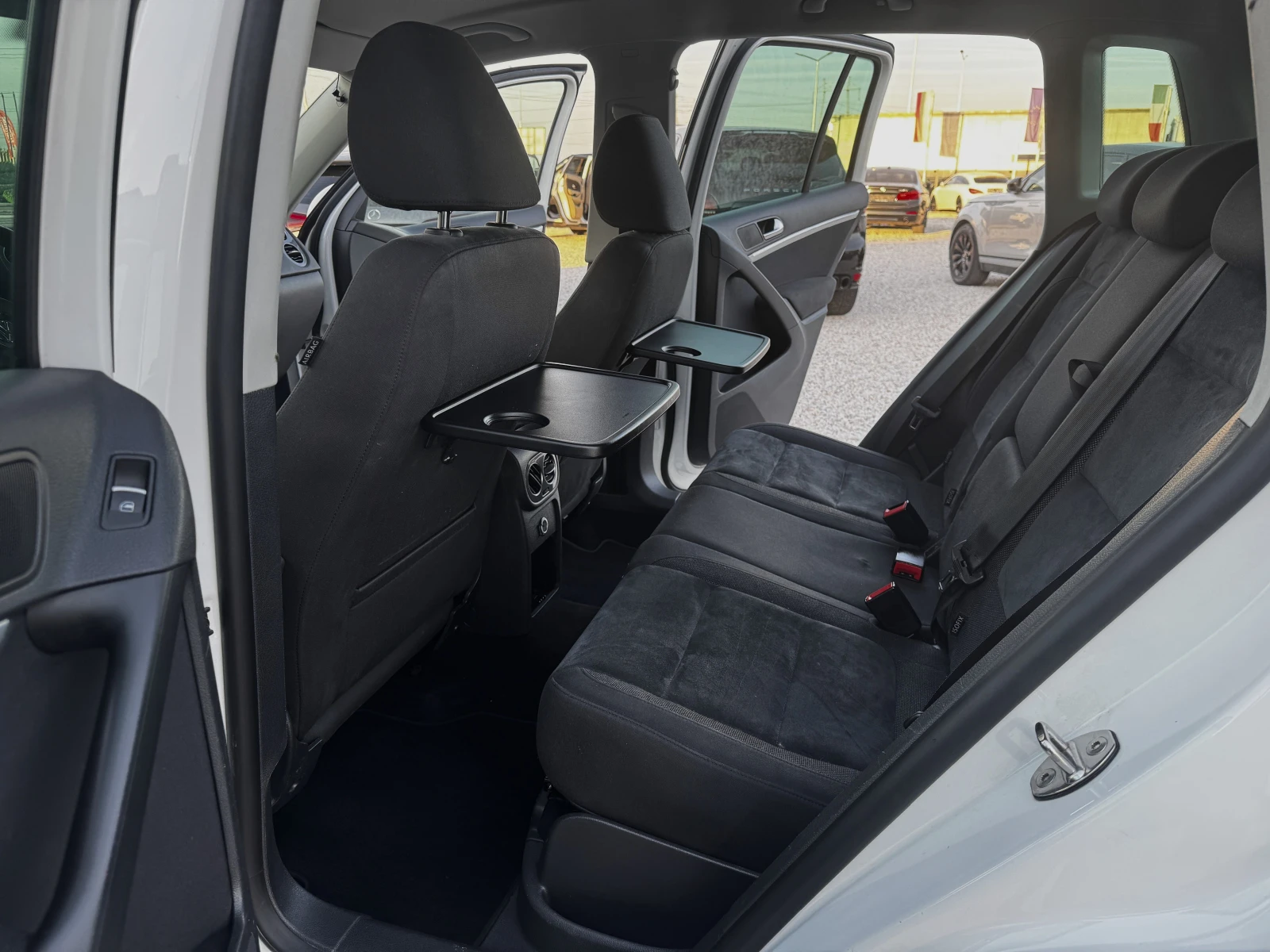 VW Tiguan 2.0D 4-MOTION 164000KM, снимка 8 - Автомобили и джипове - 56437575