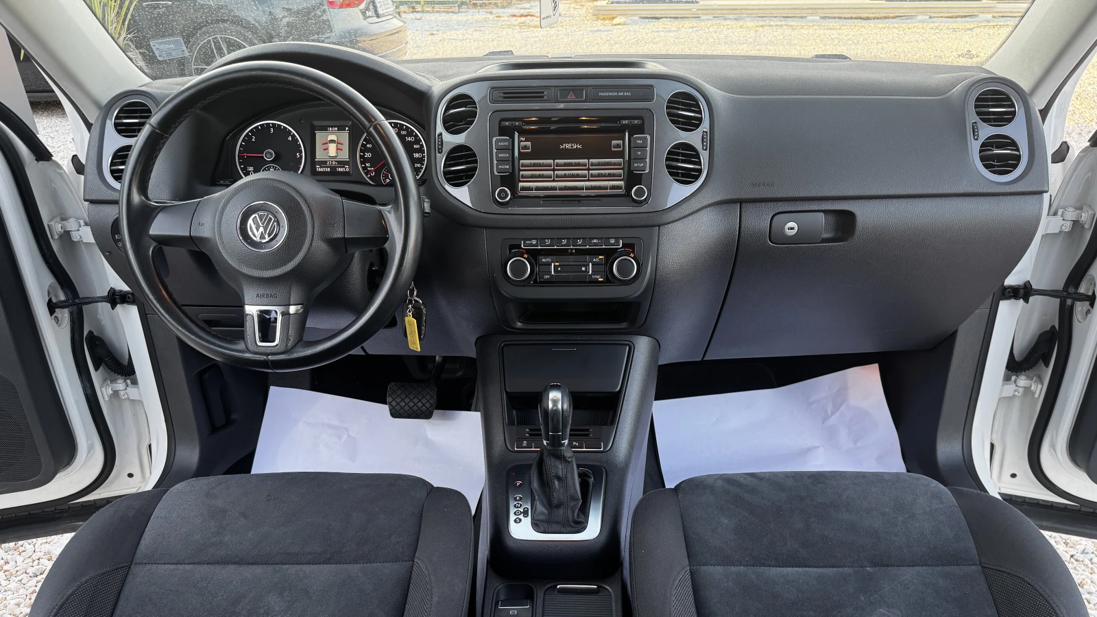 VW Tiguan 2.0D 4-MOTION 164000KM, снимка 11 - Автомобили и джипове - 56437575