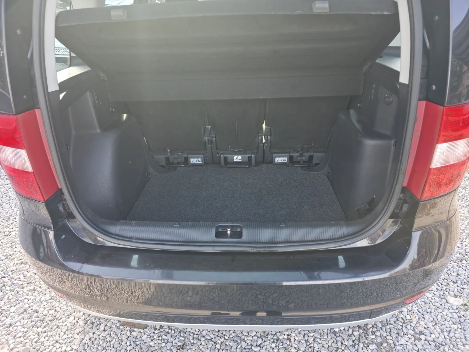 Skoda Yeti, снимка 15 - Автомобили и джипове - 56464809