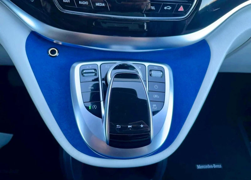 Mercedes-Benz V 250 EXTRA LONG* 4M SPORT PACK* 360 * INDIVIDUAL* Лизин, снимка 10 - Бусове и автобуси - 52624054