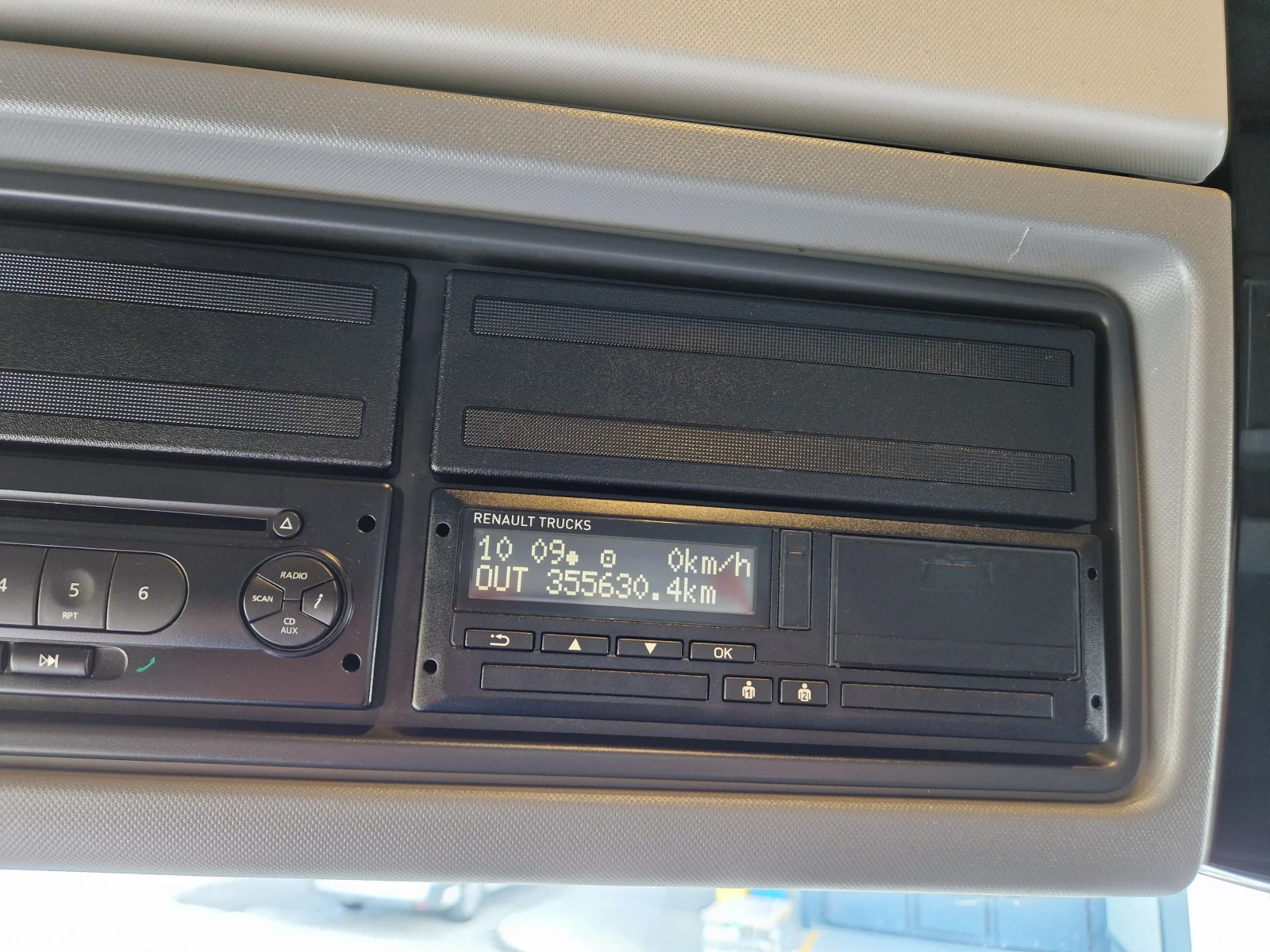 Renault T 520| 1. |     | Mobile.bg   12